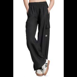 ADIDAS ORIGINALS ESSENTIALS WOVEN CARGO PANTS BLACK
